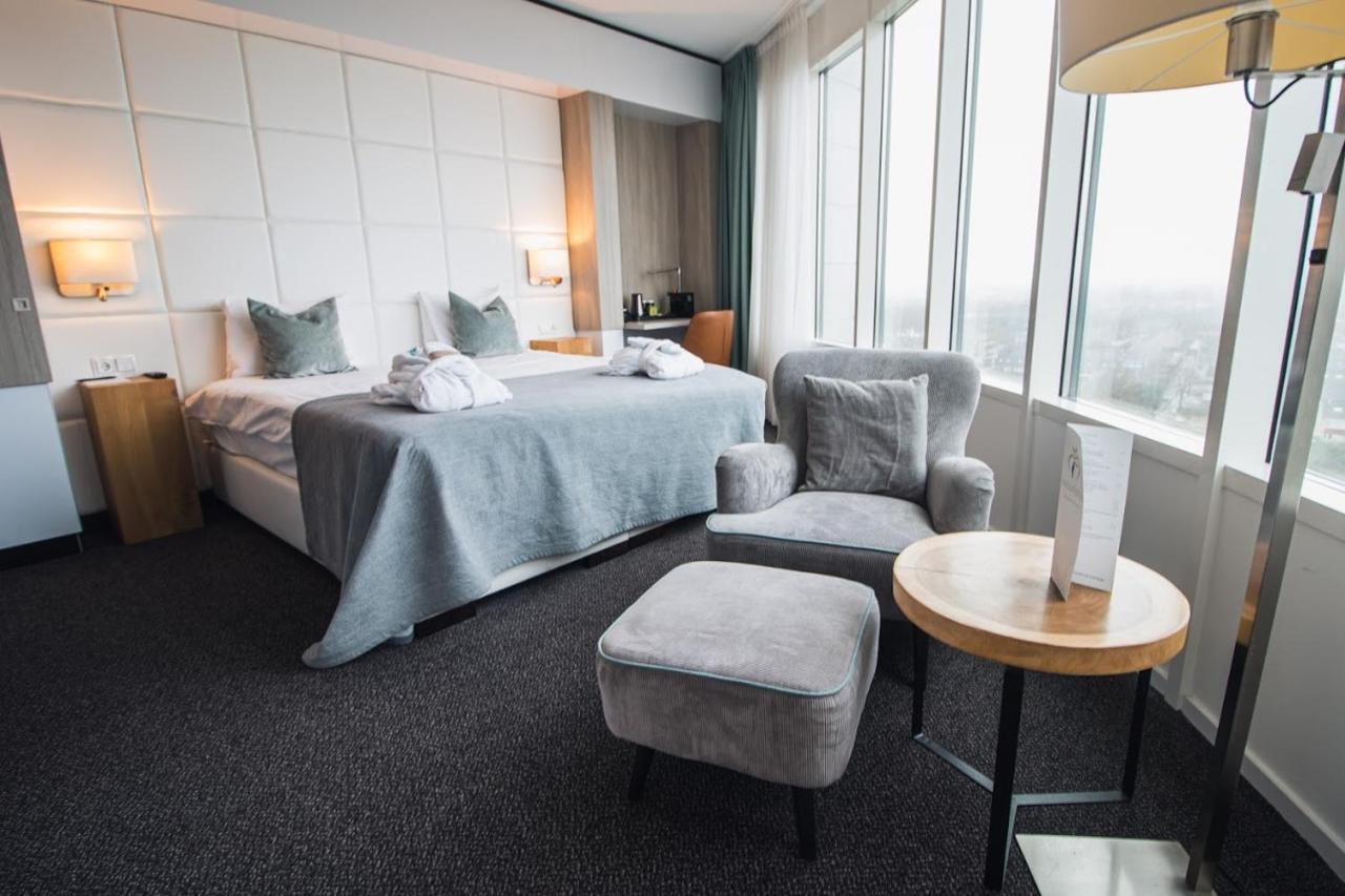 Van Der Valk Hotel ทีล ภายนอก รูปภาพ